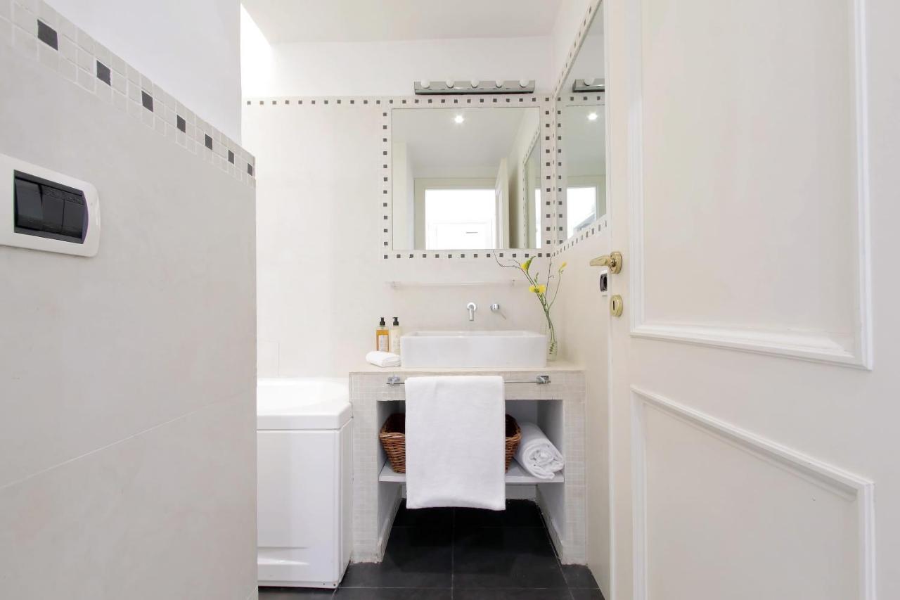 Colosseo Terrace Apartment Рим Екстер'єр фото